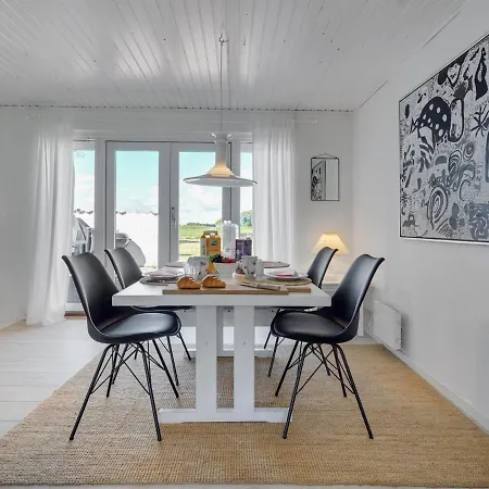 Enrathi - 600m From The Sea By Interhome בית נופש